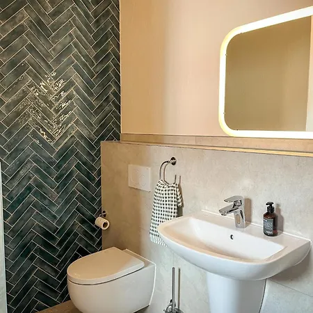 Holiday home Amber Ferienhain - 'magnolie' Mit Verwunschenem Garten & Privater Sauna *